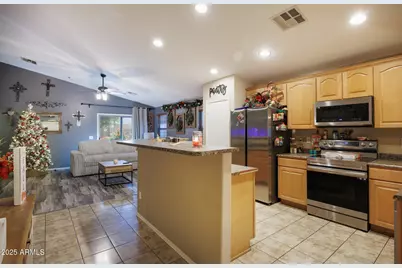 771 W Fairlane Court, Casa Grande, AZ 85122 - Photo 10