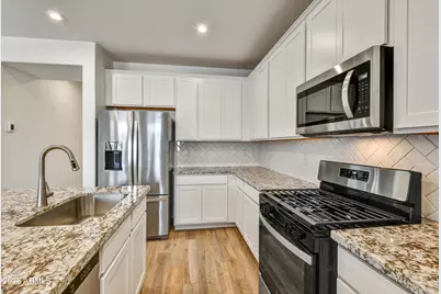 17264 W Sunward Drive, Goodyear, AZ 85338 - Photo 10