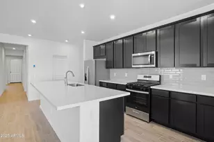 7442 W Rose Ln, Glendale, AZ 85303 - Photo 8