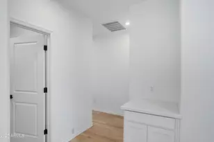 7438 W Rose Ln, Glendale, AZ 85303 - Photo 2