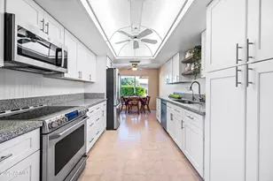 16869 N Meadow Park Dr, Sun City, AZ 85351 - Photo 10