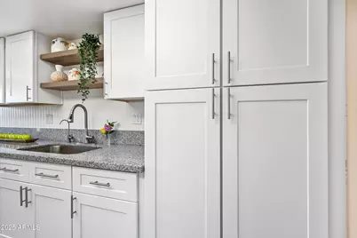 16869 N Meadow Park Drive, Sun City, AZ 85351 - Photo 12