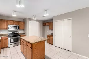 3822 W Fallen Leaf Ln, Glendale, AZ 85310 - Photo 10