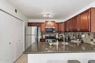 4446 E Carter Dr, Phoenix, AZ 85042 - Photo 8