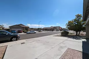 5794 W Golden Ln, Glendale, AZ 85302 - Photo 4