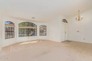 319 N Corrine Dr, Gilbert, AZ 85234 - Photo 8