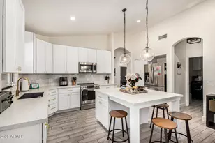 650 S Bay Dr, Gilbert, AZ 85233 - Photo 4