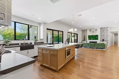 4601 N Royal View Drive, Phoenix, AZ 85018 - Photo 12