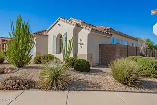 1672 S Sunset Dr, Chandler, AZ 85286 - Photo 4