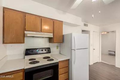 10851 W Santa Fe Drive, Sun City, AZ 85351 - Photo 14
