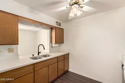 10851 W Santa Fe Drive, Sun City, AZ 85351 - Photo 12