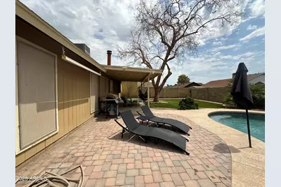 7217 W Paradise Drive, Peoria, AZ 85345 - Photo 10