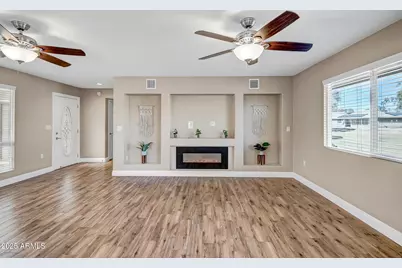 14617 N Boswell Boulevard, Sun City, AZ 85351 - Photo 8
