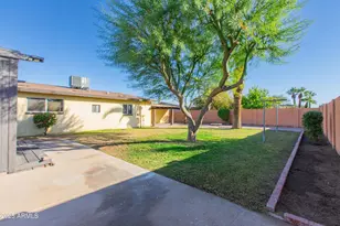1813 E Ellis Dr, Tempe, AZ 85282 - Photo 54