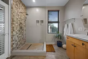 914 E Osborn Rd, Phoenix, AZ 85014 - Photo 22