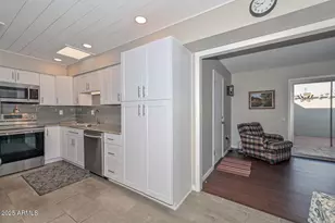 9970 W Royal Oak Rd, Sun City, AZ 85351 - Photo 10