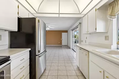 10608 W Gulf Hills Drive, Sun City, AZ 85351 - Photo 12