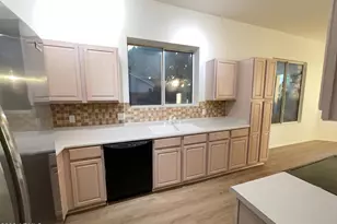 3869 W Charlotte Dr, Glendale, AZ 85310 - Photo 10