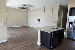 3042 N 33rd Pl, Phoenix, AZ 85018 - Photo 10