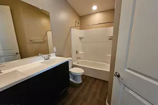 3042 N 33rd Pl, Phoenix, AZ 85018 - Photo 4