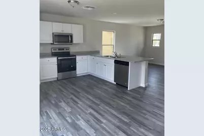 137 W Bobcat Place, Casa Grande, AZ 85122 - Photo 2