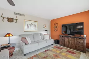 11022 W Crestbrook Dr, Sun City, AZ 85351 - Photo 8