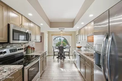 11022 W Crestbrook Drive, Sun City, AZ 85351 - Photo 6