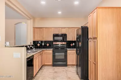 15330 W Caribbean Lane, Surprise, AZ 85379 - Photo 8