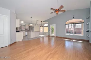 1017 E Montoya Ln, Phoenix, AZ 85024 - Photo 10