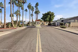 11275 N 99th Ave, Peoria, AZ 85345 - Photo 40