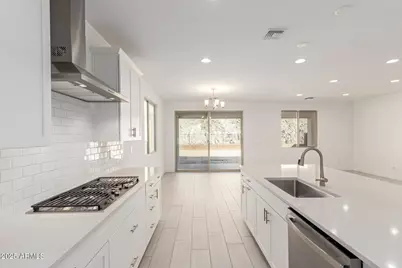 16952 W Desert Lane, Goodyear, AZ 85338 - Photo 6