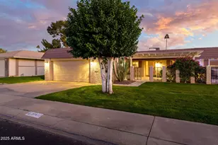 10412 W Roundelay Circle S, Sun City, AZ 85351 - Photo 2