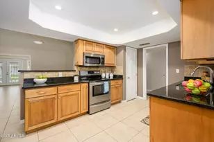 10412 W Roundelay Circle S, Sun City, AZ 85351 - Photo 4