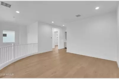 3918 E Crittenden Lane, Phoenix, AZ 85018 - Photo 18