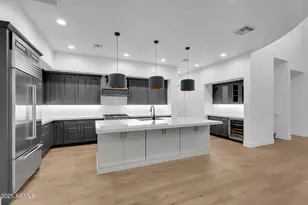 3918 E Crittenden Ln, Phoenix, AZ 85018 - Photo 8