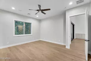 3918 E Crittenden Ln, Phoenix, AZ 85018 - Photo 22