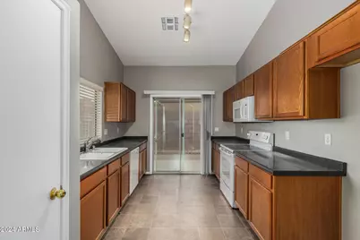 11338 W Austin Thomas Drive, Surprise, AZ 85378 - Photo 12