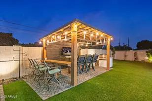 928 E Berridge Ln, Phoenix, AZ 85014 - Photo 78