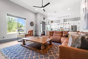 928 E Berridge Ln, Phoenix, AZ 85014 - Photo 12