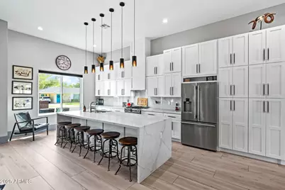 928 E Berridge Lane, Phoenix, AZ 85014 - Photo 14