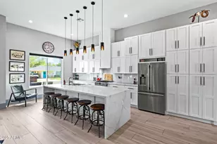 928 E Berridge Ln, Phoenix, AZ 85014 - Photo 14