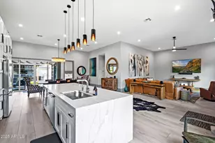 928 E Berridge Ln, Phoenix, AZ 85014 - Photo 40