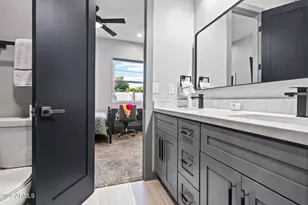 928 E Berridge Ln, Phoenix, AZ 85014 - Photo 26