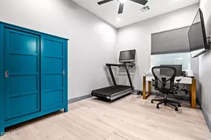 928 E Berridge Ln, Phoenix, AZ 85014 - Photo 32