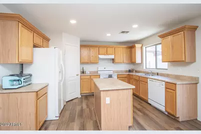 1831 W Desert Seasons Drive, San Tan Valley, AZ 85144 - Photo 2