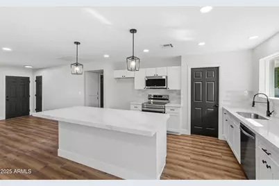 10537 W La Jolla Drive, Sun City, AZ 85351 - Photo 2