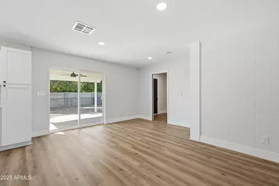 10537 W La Jolla Drive, Sun City, AZ 85351 - Photo 16