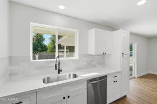 10537 W La Jolla Dr, Sun City, AZ 85351 - Photo 12