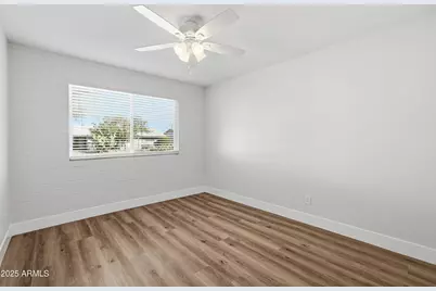 10537 W La Jolla Drive, Sun City, AZ 85351 - Photo 22