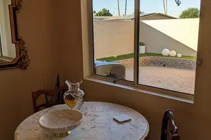 10585 W Palmeras Dr, Sun City, AZ 85373 - Photo 8